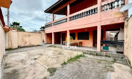 Casa com 8 quartos sendo 3 suíte à venda no Jardim Guaiuba - Guarujá/SP.