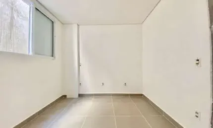 Sobrado com 3 quartos sendo 1 suíte à venda na Praia das Astúrias - Guarujá/SP.