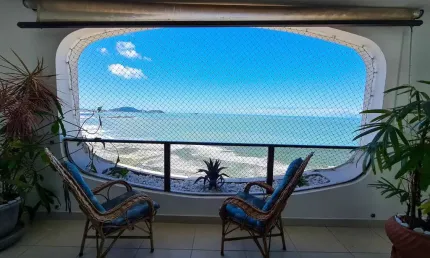 Apartamento com 4 dormitórios sendo 3 suítes  à venda, 190 m² por R$ 1.300.000 - Jardim Astúrias - Guarujá/SP