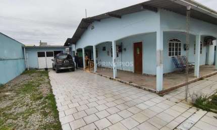 Casa com 4 dormitórios à venda, 156 m² por R$ 600.000 - Centro - Navegantes/SC
