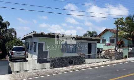 CASA MUITO BEM LOCALIZADA - CENTRO DA CIDADE - BARRA VELHA - SC