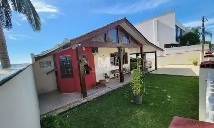 Casa com 3 quartos à venda na Rua Tito Chrostowski Gornicki, 216, Centro, Barra Velha