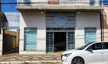 Prédio comercial à venda no Centro de Santa Bárbara d'Oeste.