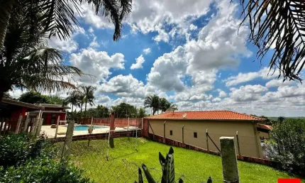 Chácara à venda no Condomínio São Roque em Iracemápolis.