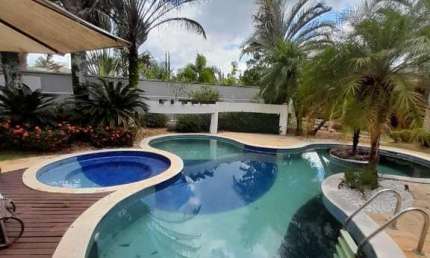 Casa à venda no Condomínio Residencial Altos da Represa com 4 quartos (3 suítes) e 4 vagas de garagem