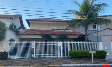 Casa à Venda no Jardim Primavera, Santa Bárbara d'Oeste com 3 Quartos (2 Suítes) e Vaga para 4 Carros.