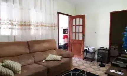 Casa à venda no jardim da paz, americana com 3 quartos (1 suíte) e 2 vagas de garagem.