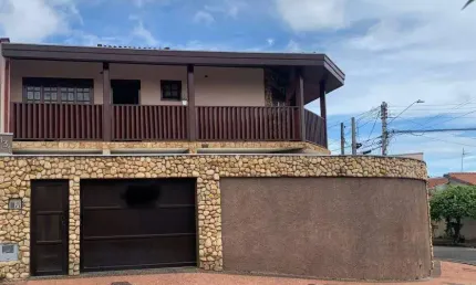 Sobrado com Salão Comercial à Venda na Vila Dainese, Americana