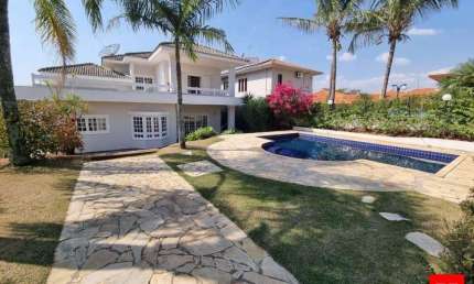Casa à venda no Condominio Campos De Santo Antônio com 3 suites.