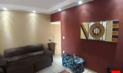 Casa à Venda no Parque das Nações em Americana com 2 quartos e 3 vagas de garagem.
