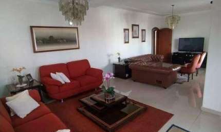 Casa à Venda no Jardim Bela Vista em Americana com 3 suítes e 5 vagas de garagem