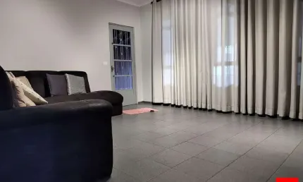 Casa com Salão Comercial à Venda no Jardim Vista Alegre em Santa Bárbara d'Oeste com 3 quartos.