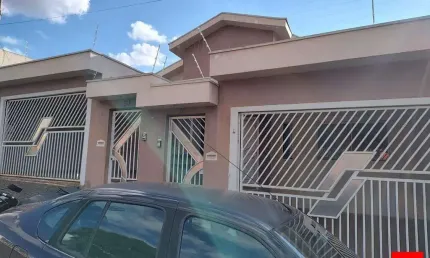Casas à Venda no Centro de Santa Bárbara d'Oeste com 3 Suítes e Salão de Festas