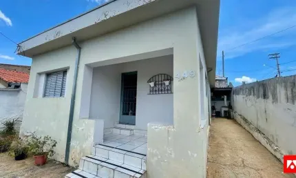 Casa e Salão Comercial à Venda em Vila Grego, Santa Bárbara d'Oeste