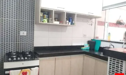 Casa à venda no Residencial Parque Rochelle II em Santa Bárbara d'Oeste com 2 quartos sendo 2 banheiros sociais e 3 vagas de garagem