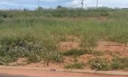 Terreno à venda no Residencial Quinta dos Romeiros, loteamento fechado em Americana com 220,75m²