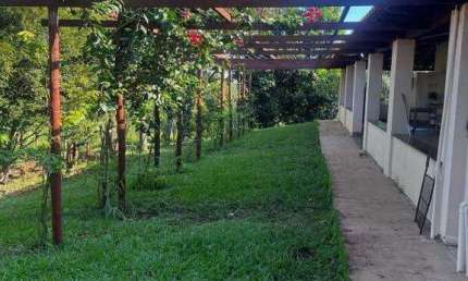Chácara à Venda na Área Rural em Capivari com 3 Quartos, 3 Banheiros Sociais e Varanda Gourmet