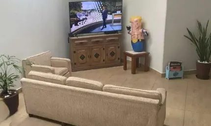 Casa à venda na Chácara Machadinho II em Americana com 4 quartos (6 suítes) e 6 vagas de garagem