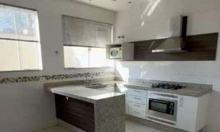 Casa à venda no Residencial Horto Florestal Jacyra I em Americana com 3 quartos (3 suítes) e 4 vagas de garagem
