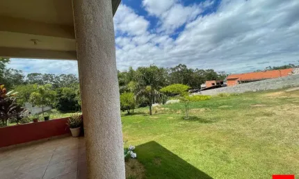 Chácara à venda no Bairro Gleba Califórnia em Santa Bárbara d'Oeste com 2 quartos, sendo 1 banheiro social e 1 vaga de garagem