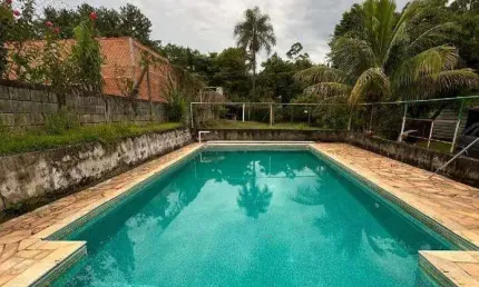 Chácara à venda no Vale das Cigarras em Santa Bárbara d'Oeste com 1 quarto e área de lazer ampla