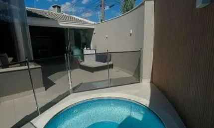 Casa à venda no Parque Novo Mundo em Americana com 2 quartos (1 suíte) e 2 vagas de garagem