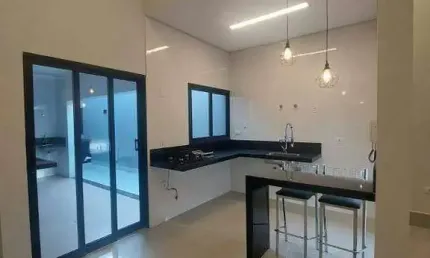 Casa à venda no Jardim São Francisco em Santa Bárbara d'Oeste com 3 quartos (1 suíte) e 2 vagas de garagem