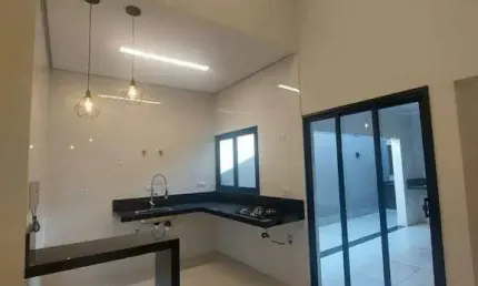 Casa à venda no Jardim São Francisco em Santa Bárbara d'Oeste com 3 quartos (1 suíte) e 2 vagas de garagem