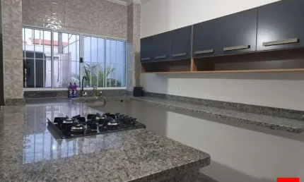 Casa à venda no Parque Nova Carioba em Americana com 2 quartos (1 suíte) e 2 vagas de garagem