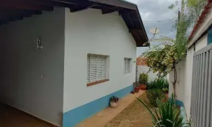 Casa à venda na Vila Linopolis em Santa Bárbara d'Oeste com 4 quartos e 4 vagas de garagem
