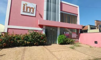 Salão Comercial à Venda em Americana com 13 Salas, 14 Banheiros e 8 Vagas de Garagem