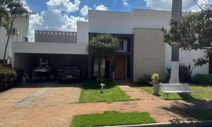 Condomínio Vale do Arvoredo - Casa disponível para locação com 3 suítes, 4 vagas - Vale do Arvoredo