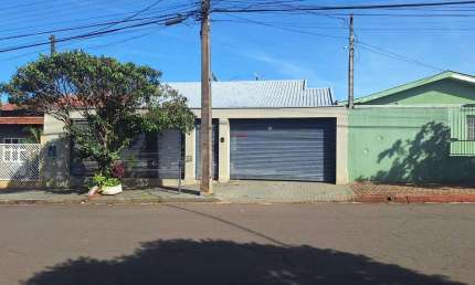Casa para locação com 3 dormitórios sendo 1 suíte - Cafezal, Londrina, PR
