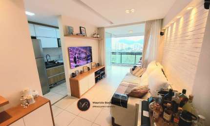 Apartamento à venda em Jacarepaguá-RJ: 2 quartos, 1 suíte, 2 salas, 2 banheiros, 1 vaga de garagem, 70m² de área. Adquira já!