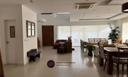 Luxuosa casa em condomínio à venda em Vargem Pequena, Rio de Janeiro-RJ. 5 quartos, 4 suítes, 5 salas, 5 banheiros, 1 vaga, 336m².