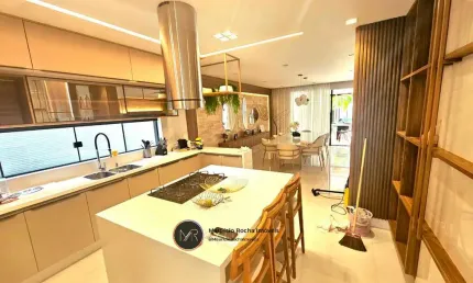 Luxuosa casa em condomínio à venda no Recreio dos Bandeirantes, Rio de Janeiro-RJ: 5 quartos, 5 suítes, 2 salas, 350m².