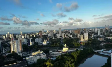 Apartamento para venda tem 141m2, andar alto, com 3 quartos em Madalena - Recife - PE