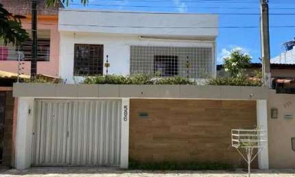 Casa para venda possui 227 metros quadrados com 4 quartos em Iputinga - Recife - PE