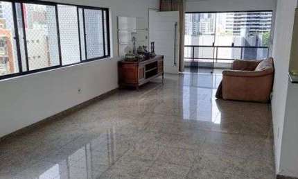 Apartamento para aluguel e venda possui 140 metros quadrados com 4 quartos