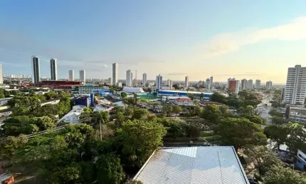 Apartamento para venda tem 200 metros quadrados com 4 quartos em Madalena - Recife - PE