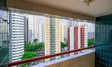 Apartamento para venda possui 100 metros quadrados com 4 quartos em Boa Viagem - Recife - PE