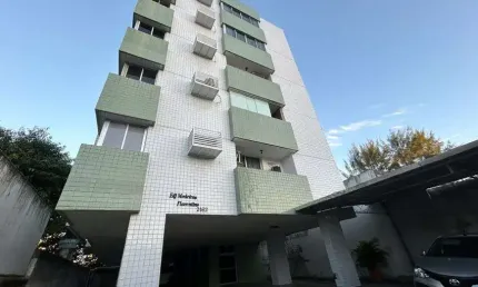 Apartamento Reformado com 249 metros quadrados com 5 quartos em Madalena - Recife - PE