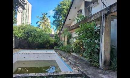 Casa para venda com 600 metros quadrados com 5 quartos em Casa Forte - Recife - PE