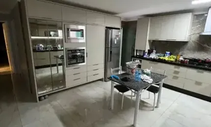 Linda Casa em Campo Grande Recife. Ampla de 4 quartos