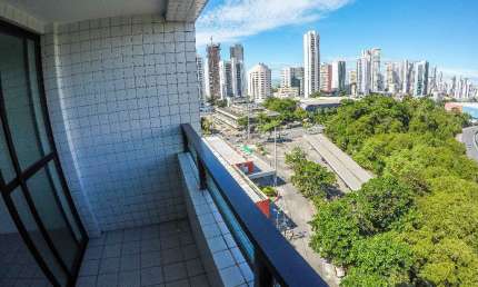 Apartamento no Pina | 73m² | 2 quartos | varanda com vista livre | andar alto | com academia