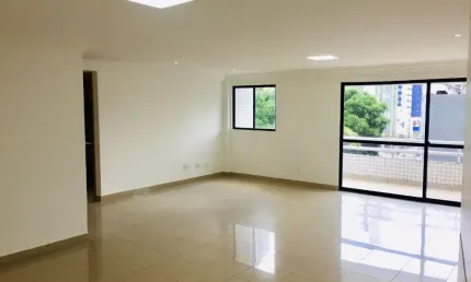 Apartamento reformado em Boa Viagem | 130m²  | 3 quartos + dep. | varanda | melhor localização! - PE