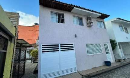 Imóvel para venda possui 190 metros quadrados com 4 quartos em Várzea - Recife - PE