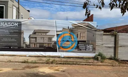 Sobrado com 3 quartos  à venda, 138 m² por R$ 1.098.000 - Jardim das Américas - Curitiba/PR