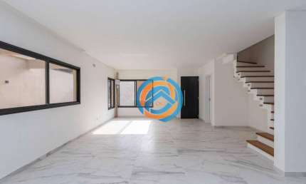 Casa frente rua com 3 quartos à venda, 145 m² por R$ 946.000 - Uberaba - Curitiba/PR