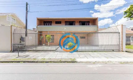 Sobrado com 4 dormitórios à venda - Centro - Pinhais/PR